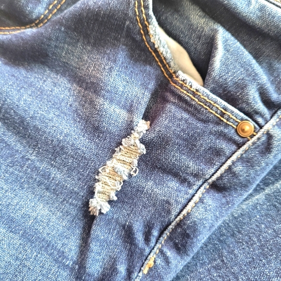 Two skinny jeans - Picture 8 of 16